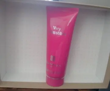 Lait   voile sensation pour le corps Very Irresist, Givenchy