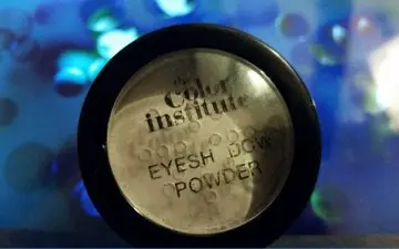 Eyes down powder, The color institute