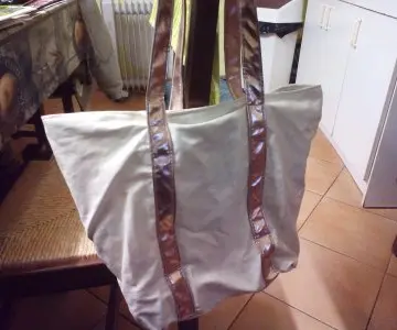 Sac cabas, Inconnue
