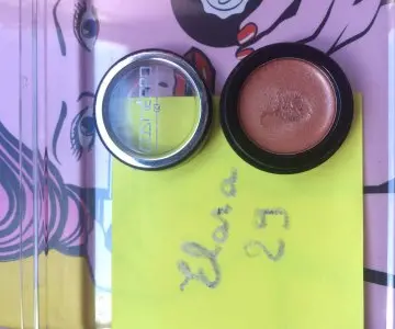 brillant a lèvres, Cosmépro