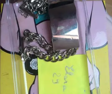 collier ra de coup, Claire's
