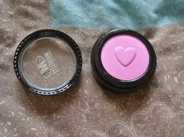 blush, Inconnue