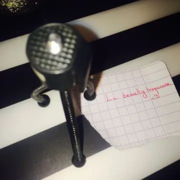 Trépied vis, Inconnue