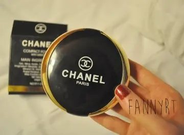 Poudre compacte, Chanel