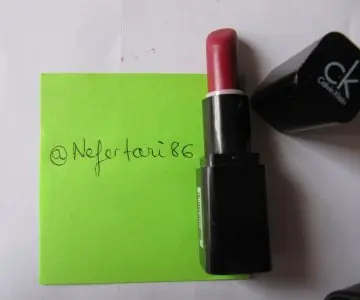 Rouge à lèvres rouge, Calvin Klein