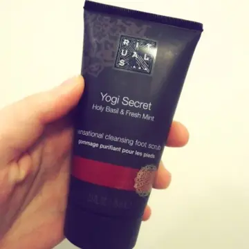 Gommage purifiant pour les pieds, Rituals