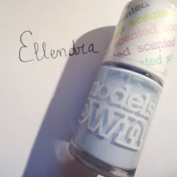 Vernis bleu pastel, Models Own