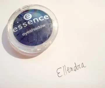 Fard à paupières, Essence