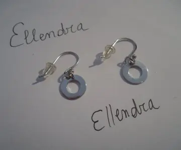 Boucles d'oreille rond argenté, Point carré