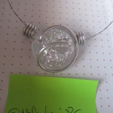 Pendentif, Un air de lune