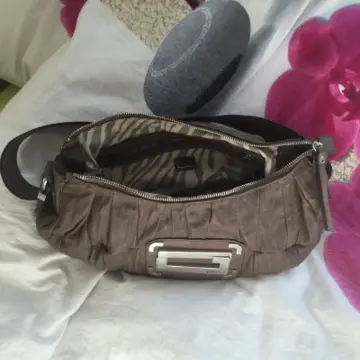 Sac camel, Guess