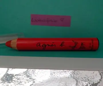 crayon à lèvres, Agnès b.