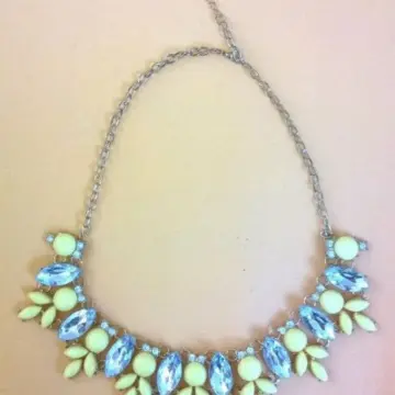 Collier plastron, Inconnue