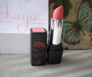 le rouge n°87, Avril
