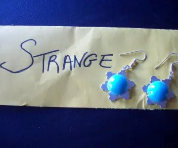 boucle d'oreille, Inconnue