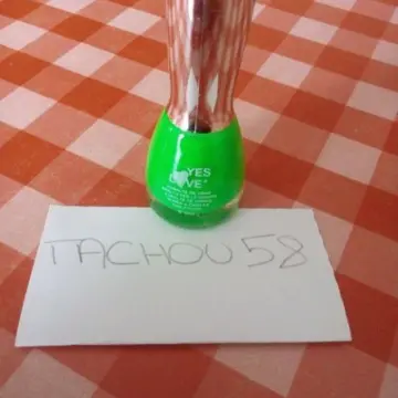 vernis vert, Yes Love