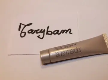 Base hydratante teintée spf20, Laura Mercier