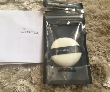 Houppette de luxe, MAC Cosmetics
