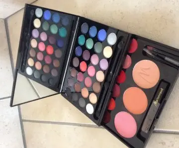 Palette maquillage, Marionnaud