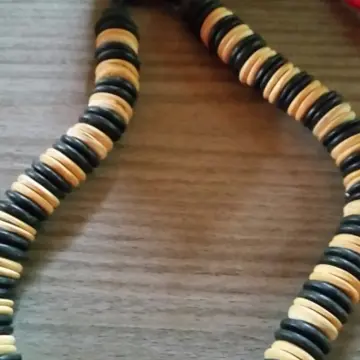 collier bois, Inconnue
