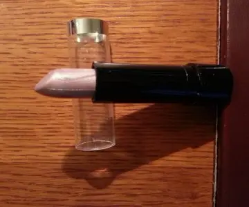 Rouge à lèvres rose, Cosmépro