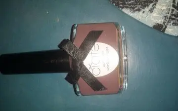 Vernis ciate marron, Ciaté