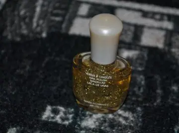 Vernis doré, Inconnue