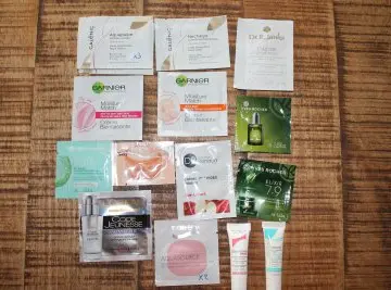Lot de 18 échantillons produits de soin du visage, Yves Rocher