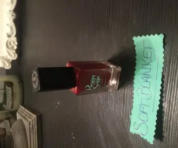 Vernis Peggy sage, Peggy Sage