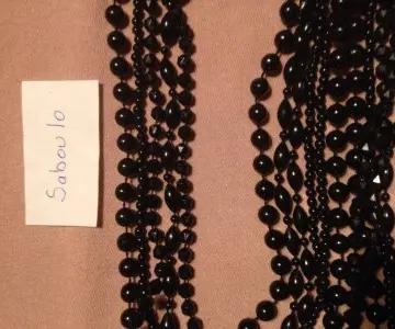 Bijou fantaisie sautoirs noirs, Inconnue