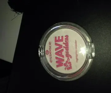 Wave goddess highlighter powder, Essence