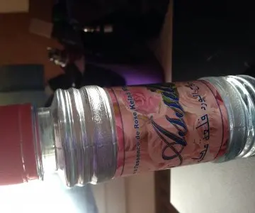 Eau à l'essence de rose kelaa mgouna, Assila