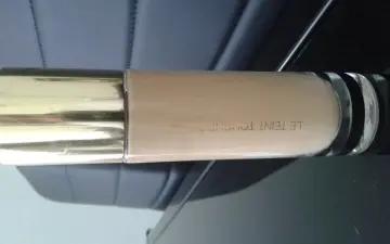 Fond de teint, Yves Saint Laurent