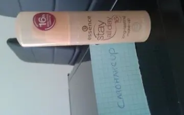 Fdt de teint essence STAY ALL DAY, Essence