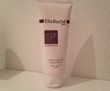 Crème de lait hydratante, Ella Baché