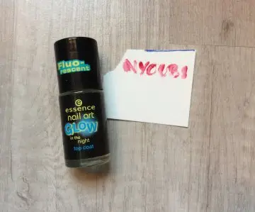 Vernis nail art glow, Essence