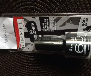 Vernis Rimmel 60 seconds, Rimmel