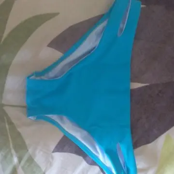 Bas de maillot de bain, Inconnue