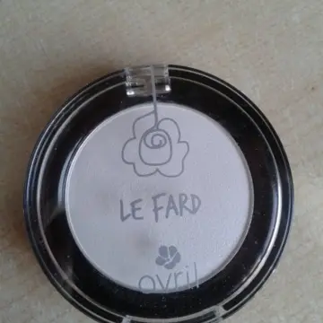 Fard à paupières, Avril