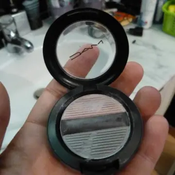 Fard à paupières, MAC Cosmetics