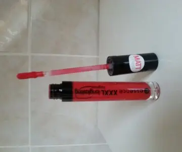 xxxl longlasting lipgloss 07 silky red matt effect, Essence