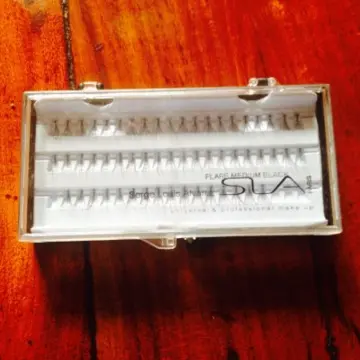 Faux cils, SLA Paris