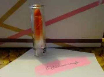 Rouge à lèvres, Inconnue