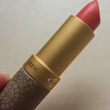 Rouge à lèvres orange, Couleur Caramel