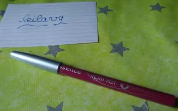 Crayon à lèvres rose essence, Essence