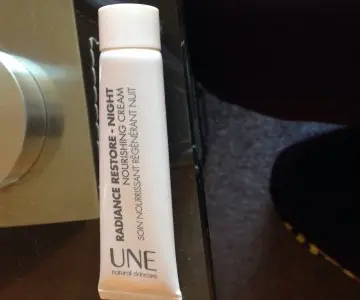 Soin nourrissant régénérant nuit, UNE Beauty
