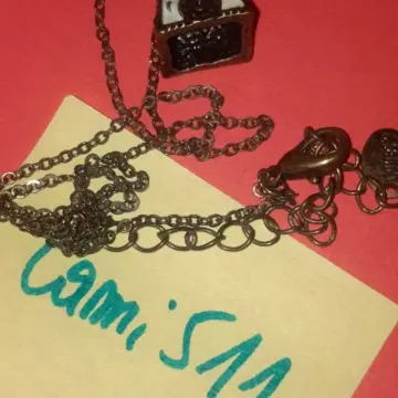 Collier, Inconnue