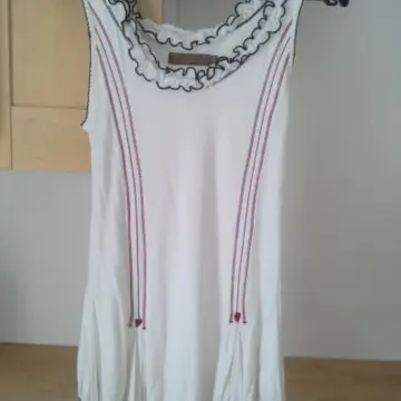 Tunique Charlott, Charlott