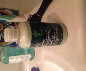 nettoyant, lotion the body shop, The Body Shop