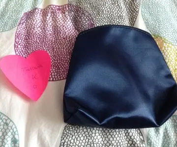 Pochette bleu nuit, Estée Lauder
